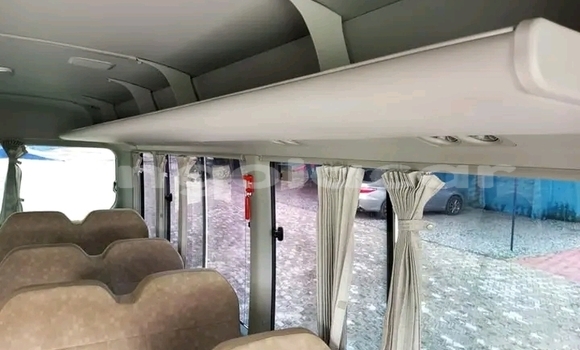 Acheter Occasion Voiture Toyota Coaster Blanc à Luena, Moxico Acheter Occasion Voiture Toyota Coaster Blanc à Luena, Moxico