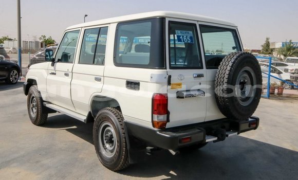 Acheter Neuf Voiture Toyota Land Cruiser Blanc à Benguela, Benguela Acheter Neuf Voiture Toyota Land Cruiser Blanc à Benguela, Benguela