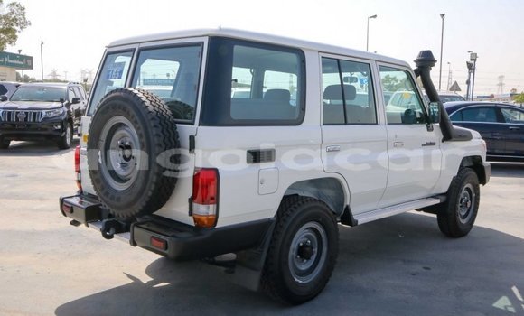 Acheter Neuf Voiture Toyota Land Cruiser Blanc à Benguela, Benguela Acheter Neuf Voiture Toyota Land Cruiser Blanc à Benguela, Benguela