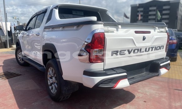Acheter Occasion Voiture Toyota Hiluxe Revo Blanc à Luanda, Province de Luanda Acheter Occasion Voiture Toyota Hiluxe Revo Blanc à Luanda, Province de Luanda