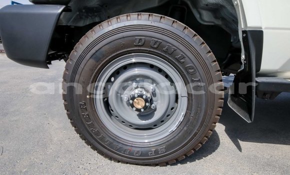 Acheter Neuf Voiture Toyota Land Cruiser Blanc à Benguela, Benguela Acheter Neuf Voiture Toyota Land Cruiser Blanc à Benguela, Benguela