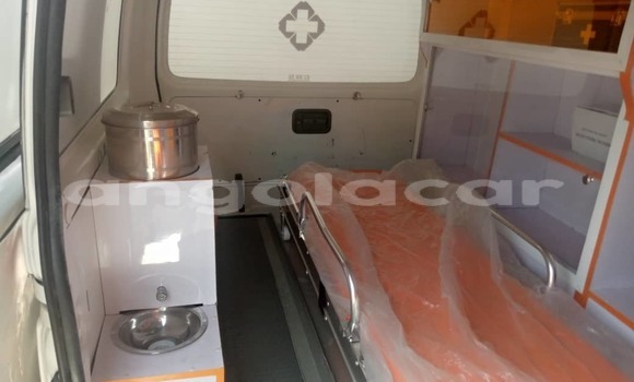 Buy Used Toyota Hiace White Car in Luena in Moxico Buy Used Toyota Hiace White Car in Luena in Moxico