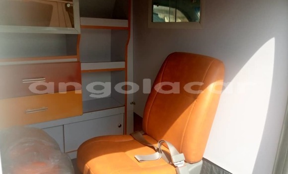 Buy Used Toyota Hiace White Car in Luena in Moxico Buy Used Toyota Hiace White Car in Luena in Moxico