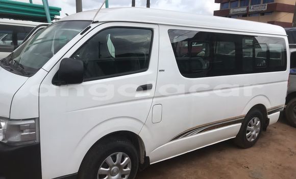 Buy Used Toyota Hiace White Car in Luena in Moxico Buy Used Toyota Hiace White Car in Luena in Moxico