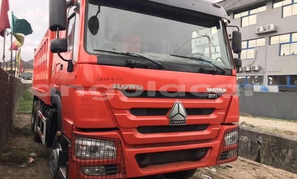 Comprar Usado Hino GH Vermelho Caminhão em Luena em Moxico Comprar Usado Hino GH Vermelho Caminhão em Luena em Moxico