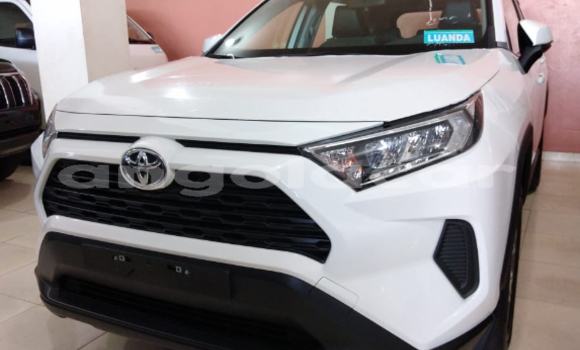 Acheter Occasion Voiture Toyota RAV4 Blanc à Luena, Moxico Acheter Occasion Voiture Toyota RAV4 Blanc à Luena, Moxico
