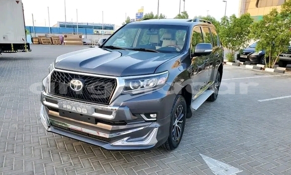 Acheter Occasion Voiture Toyota Prado Bleu à Luanda, Province de Luanda Acheter Occasion Voiture Toyota Prado Bleu à Luanda, Province de Luanda