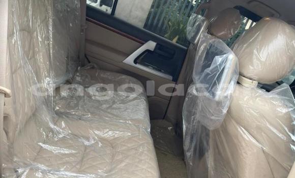 Acheter Occasion Voiture Toyota Land Cruiser Blanc à Luanda, Province de Luanda Acheter Occasion Voiture Toyota Land Cruiser Blanc à Luanda, Province de Luanda