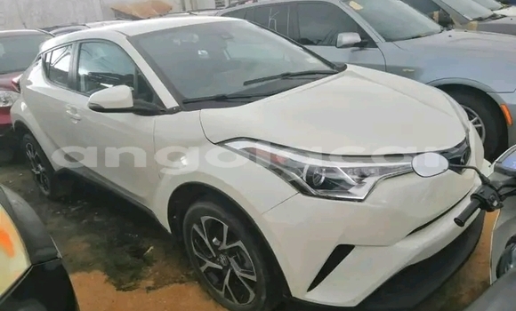 Buy Used Toyota C-HR White Car in Luena in Moxico Buy Used Toyota C-HR White Car in Luena in Moxico