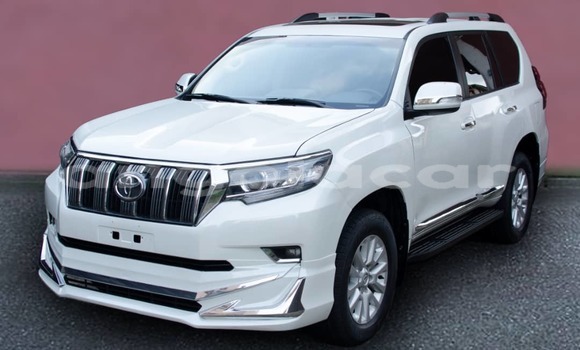 Acheter Occasion Voiture Toyota Land Cruiser Blanc à Luanda, Province de Luanda Acheter Occasion Voiture Toyota Land Cruiser Blanc à Luanda, Province de Luanda
