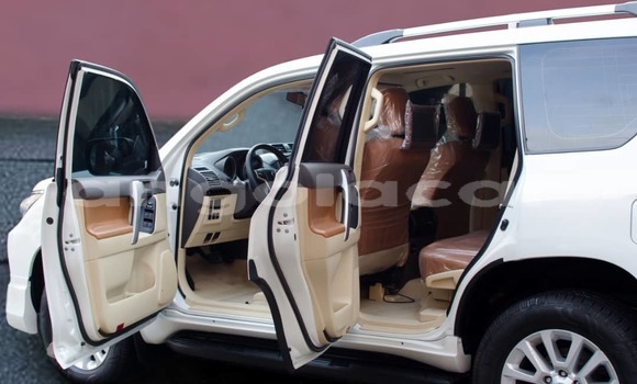 Acheter Occasion Voiture Toyota Land Cruiser Blanc à Luanda, Province de Luanda Acheter Occasion Voiture Toyota Land Cruiser Blanc à Luanda, Province de Luanda