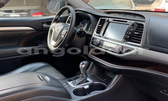 Buy Used Toyota Highlander Silver Car in Luanda in Luanda Province Buy Used Toyota Highlander Silver Car in Luanda in Luanda Province