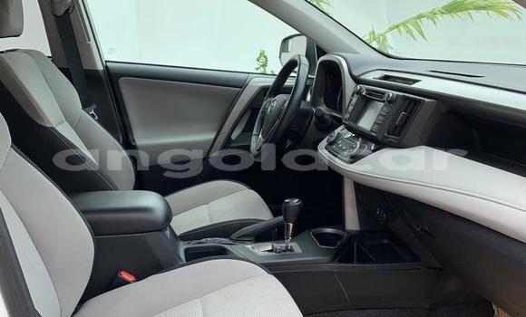 Comprar Usado Toyota RAV4 Branco Carro em Luanda em Luanda Province Comprar Usado Toyota RAV4 Branco Carro em Luanda em Luanda Province