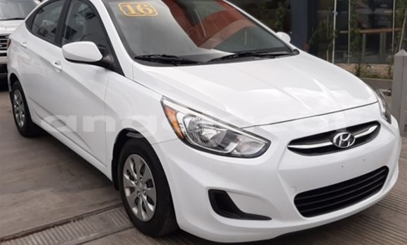 Acheter Occasion Voiture Hyundai Accent Blanc à Luanda, Province de Luanda