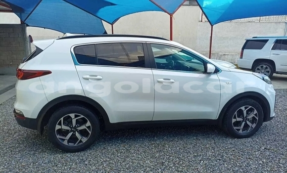 Buy Used Kia Sportage White Car in Luanda in Luanda Province Buy Used Kia Sportage White Car in Luanda in Luanda Province