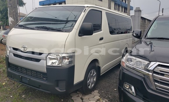 Comprar Usado Toyota Hiace Branco Carro em Luanda em Luanda Province