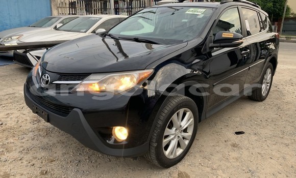 Comprar Usado Toyota RAV4 Preto Carro em Luanda em Luanda Province