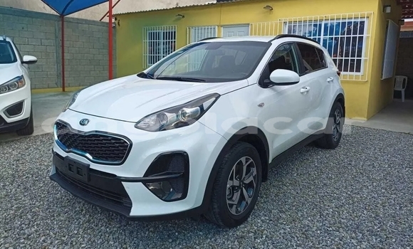 Buy Used Kia Sportage White Car in Luanda in Luanda Province
