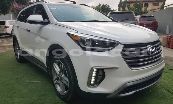 Comprar Usado Hyundai Santa Fe Branco Carro em Luanda em Luanda Province