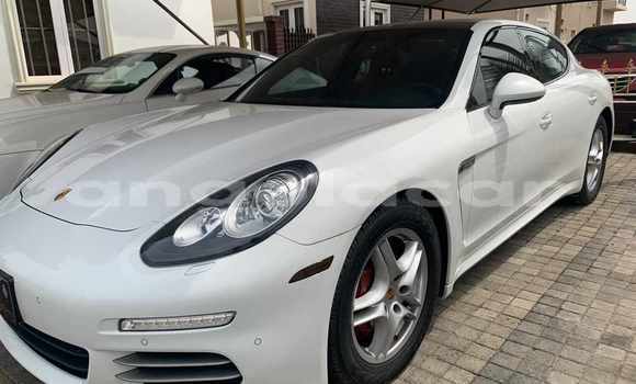 Acheter Occasion Voiture Porsche Panamera Blanc à Luanda, Province de Luanda