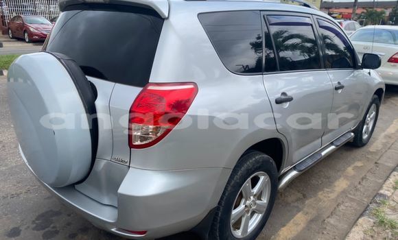 Comprar Usado Toyota RAV4 Outro Carro em Luanda em Luanda Province