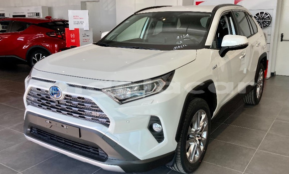 Buy Used Toyota RAV4 White Car in Luanda in Luanda Province