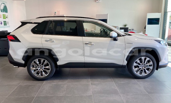 Comprar Usado Toyota RAV4 Branco Carro em Luanda em Luanda Province Comprar Usado Toyota RAV4 Branco Carro em Luanda em Luanda Province