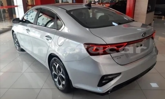 Buy Used Kia Cerato White Car in Luanda in Luanda Province Buy Used Kia Cerato White Car in Luanda in Luanda Province