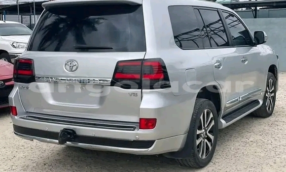 Comprar Usado Toyota Land Cruiser Outro Carro em Luanda em Luanda Province Comprar Usado Toyota Land Cruiser Outro Carro em Luanda em Luanda Province