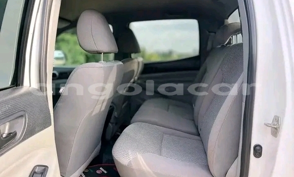 Buy Used Toyota Tacoma White Car in Luanda in Luanda Province Buy Used Toyota Tacoma White Car in Luanda in Luanda Province