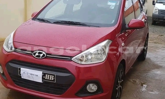 Comprar Usado Hyundai i20 Vermelho Carro em Luanda em Luanda Province