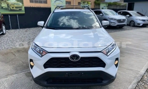 Acheter Occasion Voiture Toyota RAV4 Blanc à Luanda, Province de Luanda Acheter Occasion Voiture Toyota RAV4 Blanc à Luanda, Province de Luanda