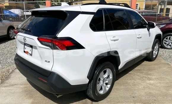 Buy Used Toyota RAV4 White Car in Luanda in Luanda Province Buy Used Toyota RAV4 White Car in Luanda in Luanda Province