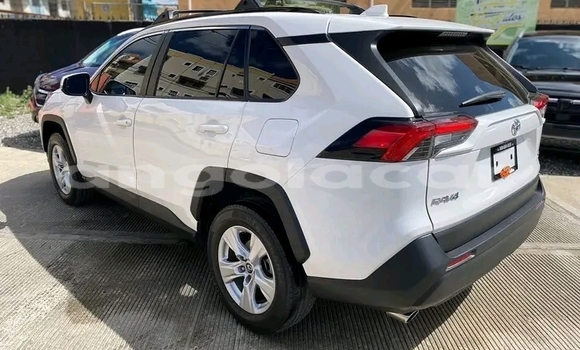 Buy Used Toyota RAV4 White Car in Luanda in Luanda Province Buy Used Toyota RAV4 White Car in Luanda in Luanda Province
