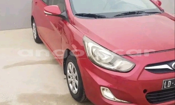 Acheter Occasion Voiture Hyundai Accent Rouge à Luanda, Province de Luanda Acheter Occasion Voiture Hyundai Accent Rouge à Luanda, Province de Luanda