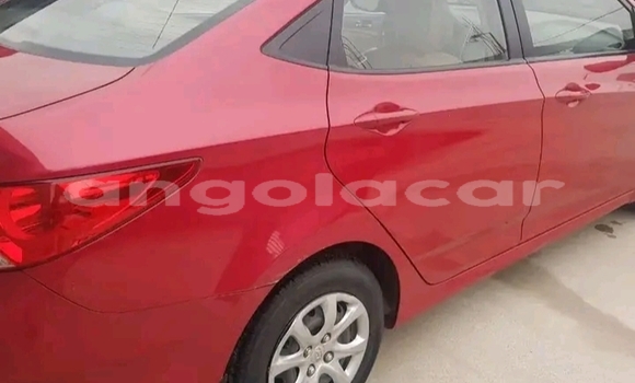 Acheter Occasion Voiture Hyundai Accent Rouge à Luanda, Province de Luanda Acheter Occasion Voiture Hyundai Accent Rouge à Luanda, Province de Luanda