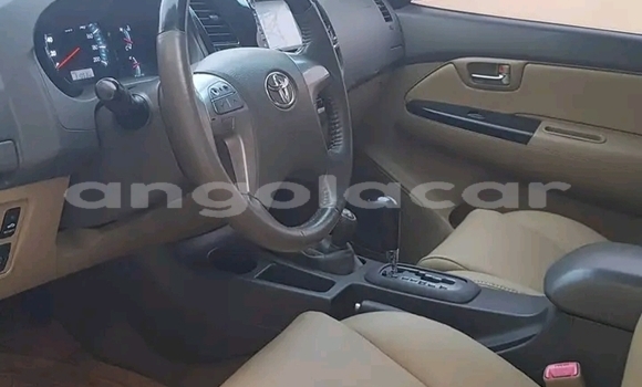 Buy Used Toyota Fortuner White Car in Luanda in Luanda Province Buy Used Toyota Fortuner White Car in Luanda in Luanda Province