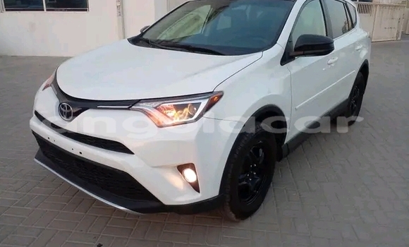 Comprar Usado Toyota RAV4 Branco Carro em Luanda em Luanda Province Comprar Usado Toyota RAV4 Branco Carro em Luanda em Luanda Province