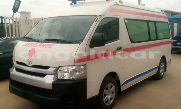 Buy Used Toyota Hiace White Car in Luanda in Luanda Province Buy Used Toyota Hiace White Car in Luanda in Luanda Province