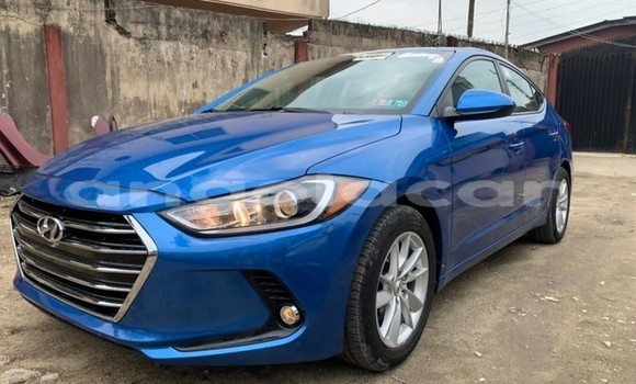 Comprar Usado Hyundai Elantra Azul Carro em Luanda em Luanda Province