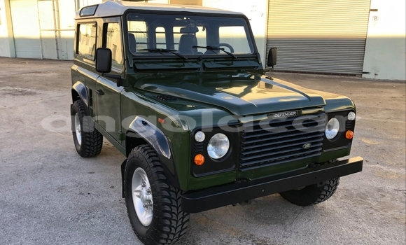 Acheter Occasion Voiture Land Rover Defender Vert à Luanda, Province de Luanda Acheter Occasion Voiture Land Rover Defender Vert à Luanda, Province de Luanda