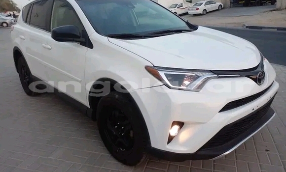 Comprar Usado Toyota RAV4 Branco Carro em Luanda em Luanda Province Comprar Usado Toyota RAV4 Branco Carro em Luanda em Luanda Province