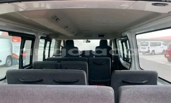 Acheter Occasion Voiture Nissan Urvan Blanc à Luanda, Province de Luanda Acheter Occasion Voiture Nissan Urvan Blanc à Luanda, Province de Luanda