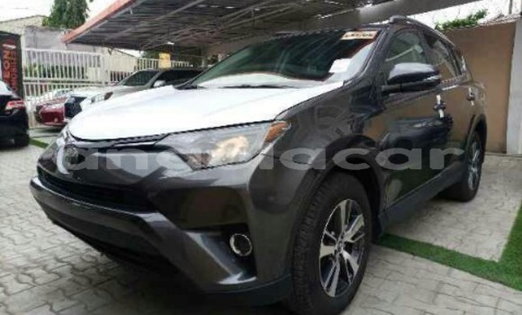Comprar Usado Toyota RAV4 Preto Carro em Luanda em Luanda Province