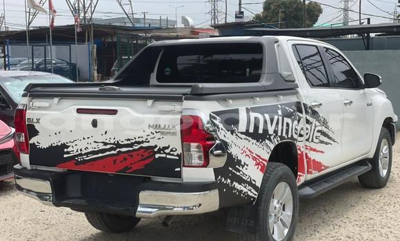 Buy Used Toyota Hilux White Car in Luanda in Luanda Province Buy Used Toyota Hilux White Car in Luanda in Luanda Province