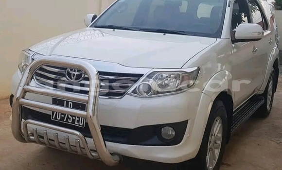 Acheter Occasion Voiture Toyota Passo Blanc à Luanda, Province de Luanda