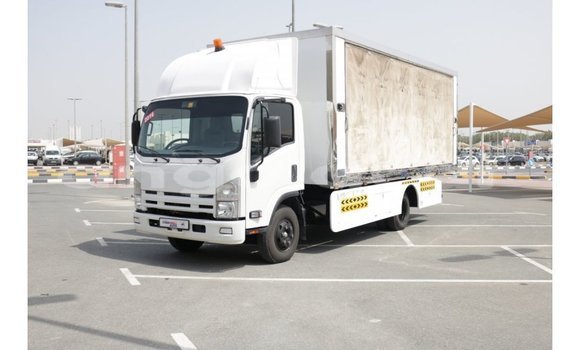 Comprar Importar Isuzu Rodeo Branco Carro em Import - Dubai em Bengo Province