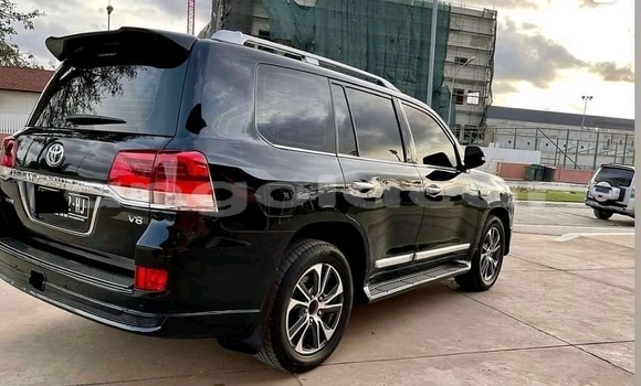 Buy Used Toyota Land Cruiser Black Car in Luanda in Luanda Province Buy Used Toyota Land Cruiser Black Car in Luanda in Luanda Province