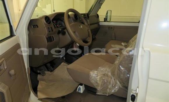 Comprar Usado Toyota Land Cruiser Branco Carro em Luanda em Luanda Province Comprar Usado Toyota Land Cruiser Branco Carro em Luanda em Luanda Province
