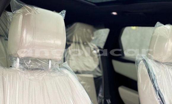 Acheter Occasion Voiture Land Rover Range Rover Velar Rouge à Luanda, Province de Luanda Acheter Occasion Voiture Land Rover Range Rover Velar Rouge à Luanda, Province de Luanda